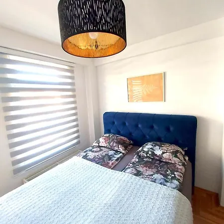 Center 4-setaliste アパート