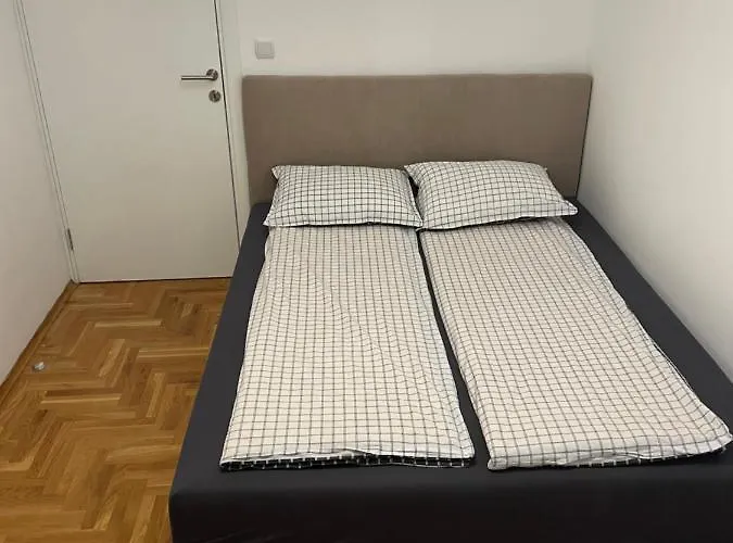 Center 4-setaliste شقة *